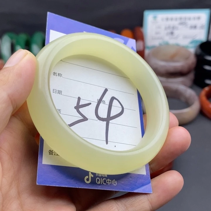 未镶嵌手镯石英质玉