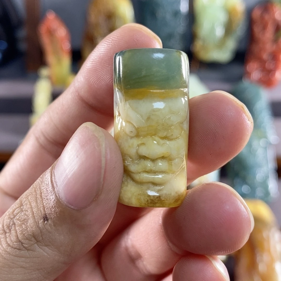 蛇纹石玉未镶嵌花玉挂件