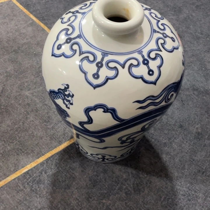 陶土悟**中青花瓷器一件