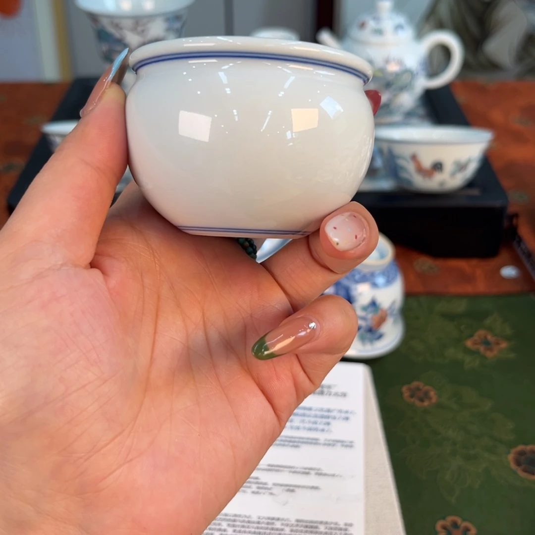 杯九鸣瓷艺工作室成立后一直从事书画