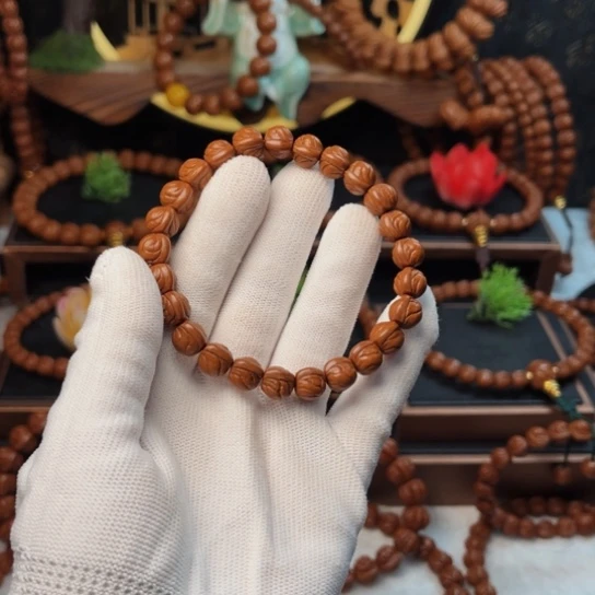 吊坠桃核湖***'09玉龙脊手串