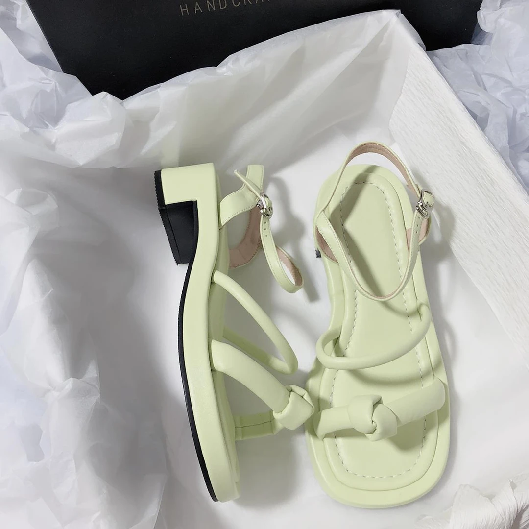 轻奢鞋子 一眼心动 真皮蝴蝶结韩版甜美仙女露趾法式小众度假凉鞋