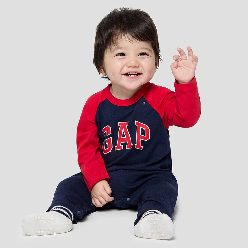 Gap婴儿童装2025秋冬纯棉logo小熊印花宝宝连体衣805354/805355