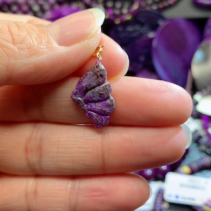 【闪购商品】18K金镶嵌苏纪石（舒俱来）吊坠