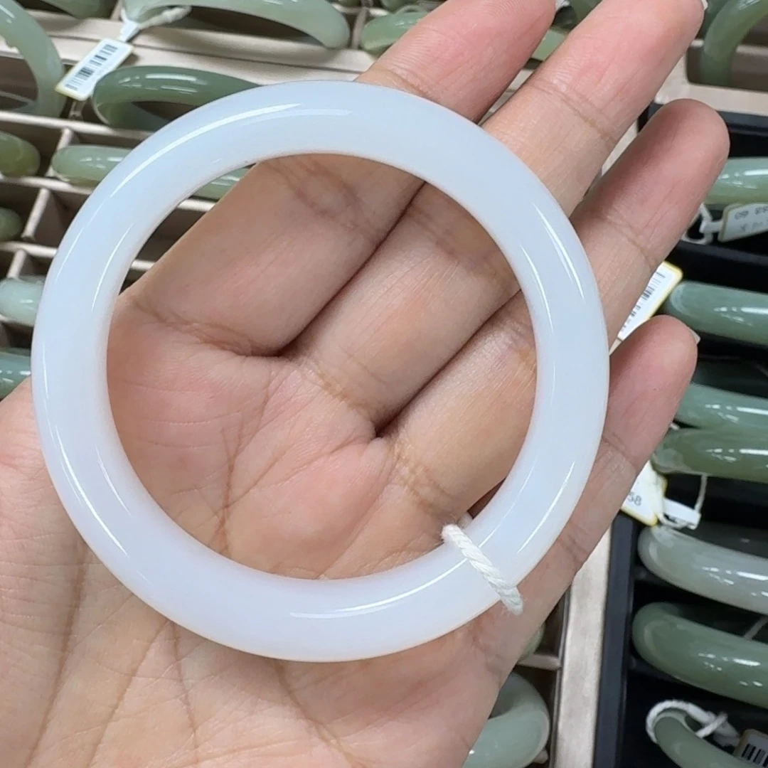 和田玉手镯未镶嵌王*行