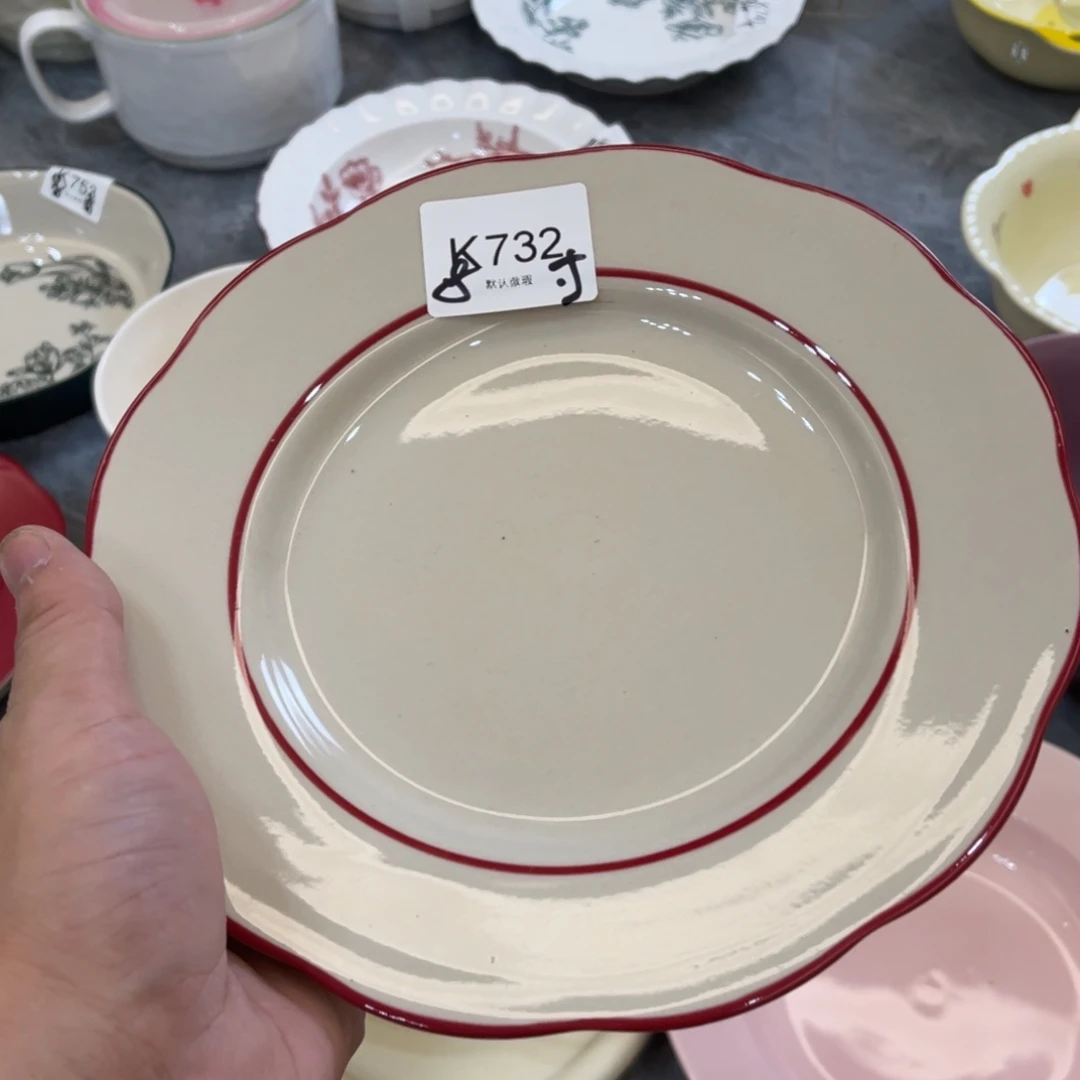 陶瓷微瑕餐具介意勿拍，满18飞！