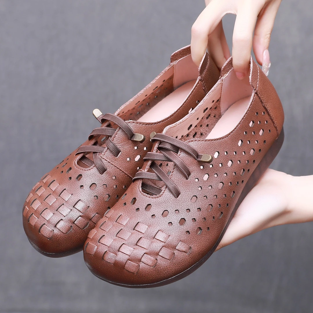 镂空洞洞鞋女2025春夏复古真皮百搭软底豆豆鞋大码透气休闲妈妈鞋