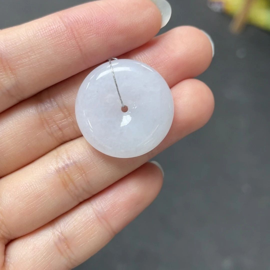 翡翠未镶嵌颈饰平安扣