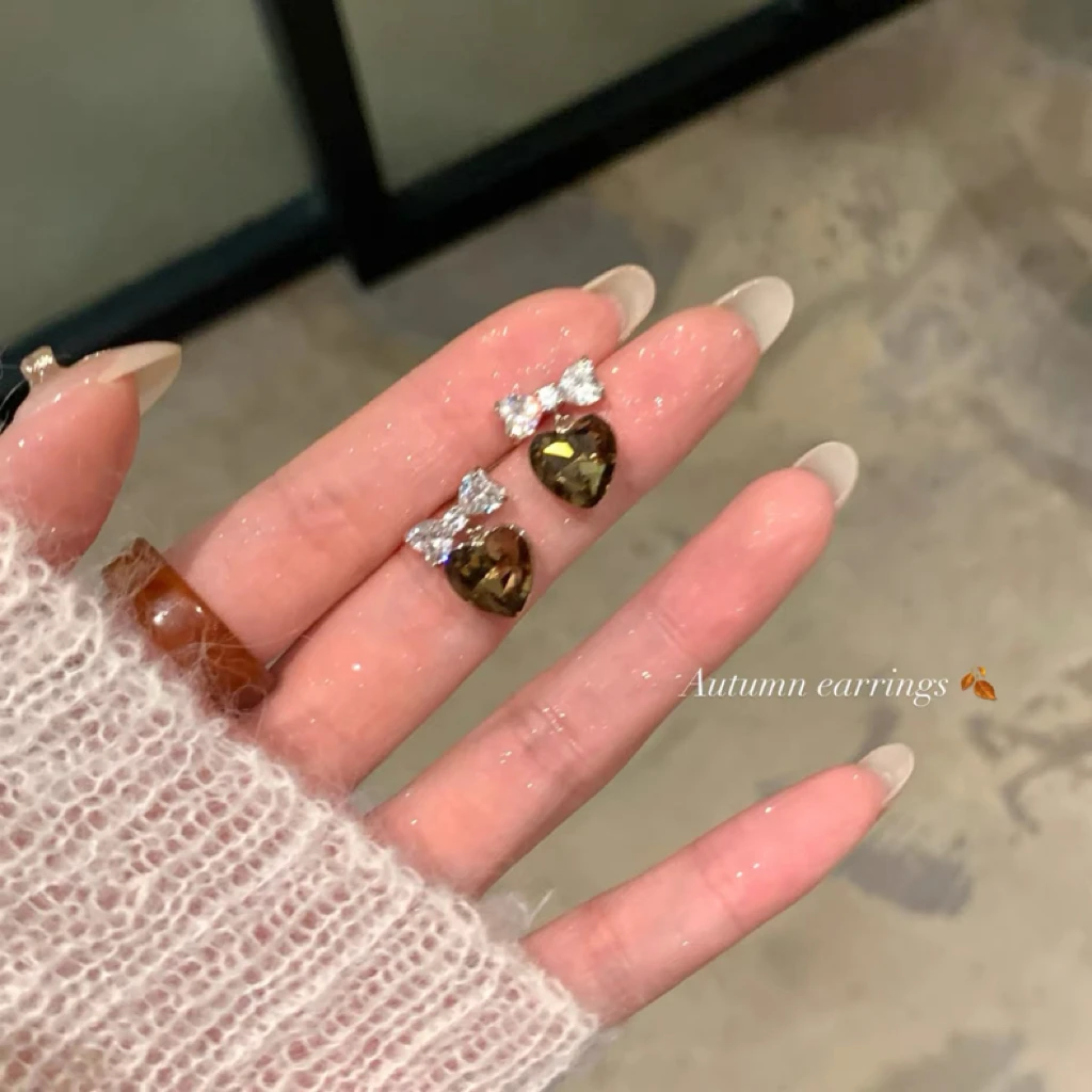 铜合金耳饰 D2017 S925银针咖蝴蝶结闪锆爱心韩系轻奢高级感绝美