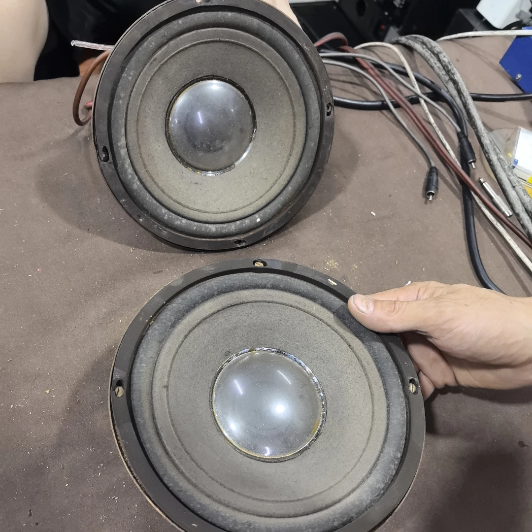 8新  八寸低音喇叭一对