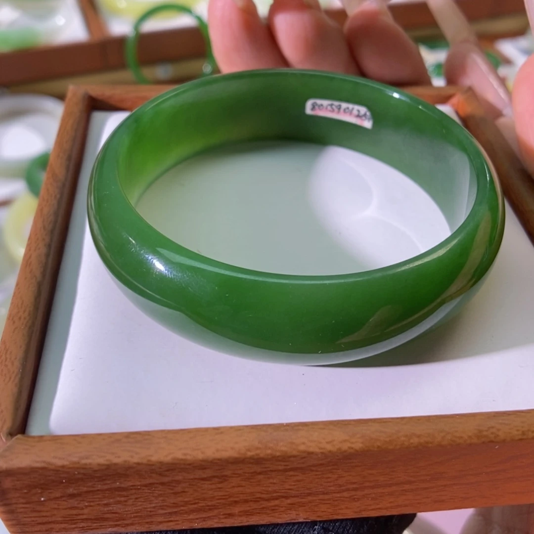 【闪购商品】未镶嵌手镯和田玉（碧玉）