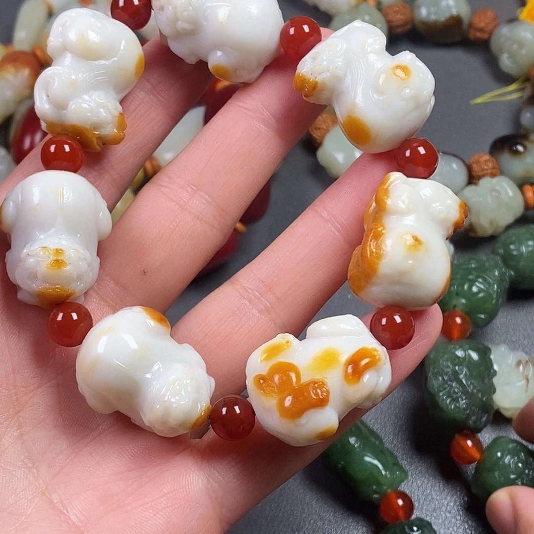 落***痕和田玉未镶嵌颈饰