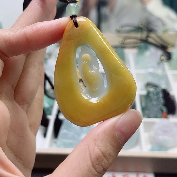 翡翠颈饰未镶嵌翡翠