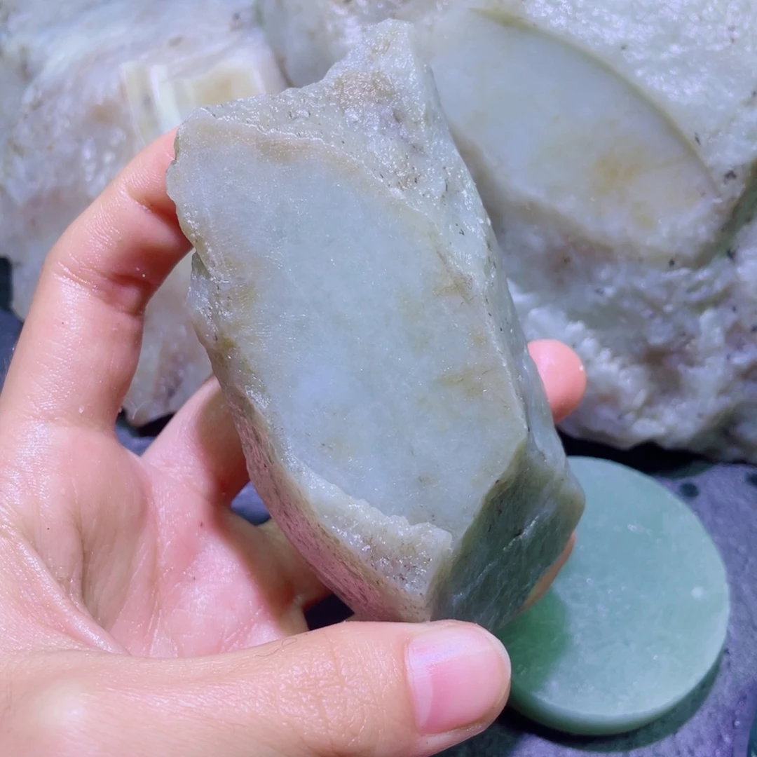 和田玉未镶嵌珠宝半成品