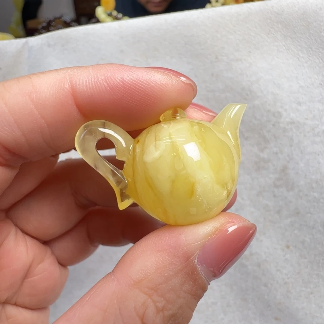 蜜蜡未镶嵌珠宝奇石