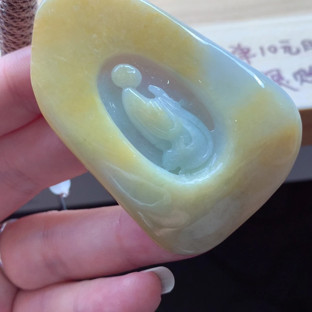 翡翠颈饰未镶嵌吊坠
