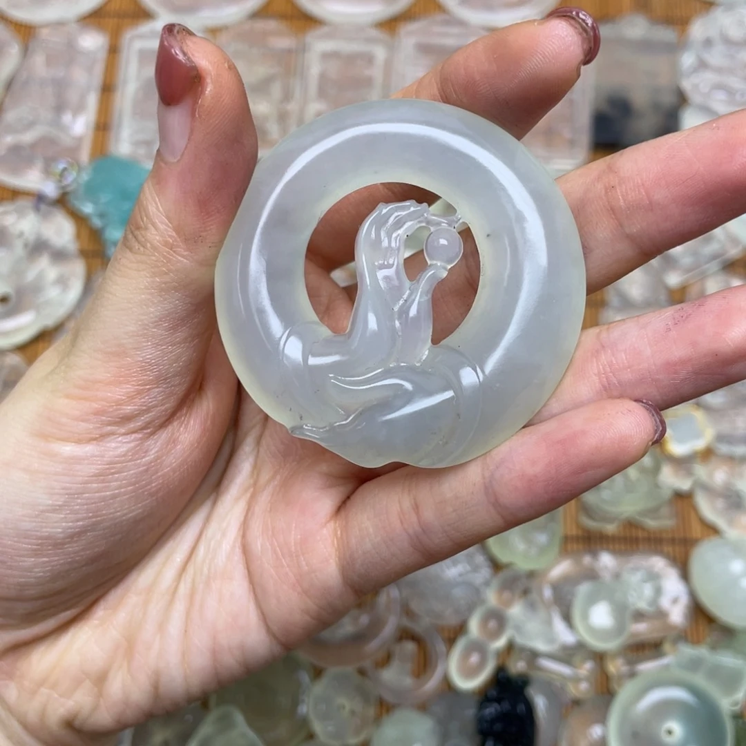 未镶嵌蛇纹石玉颈饰