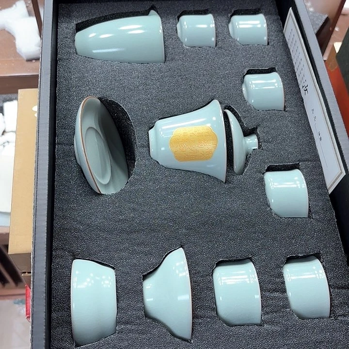 孤品茶具套装等。