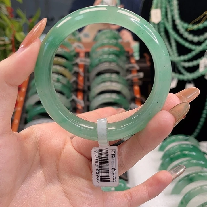 石英质玉手镯未镶嵌天然A货非洲翠手镯