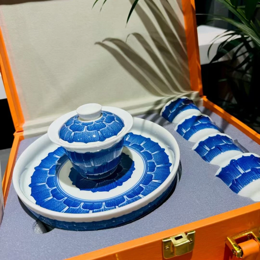 景德镇手工手作釉下彩青花瓷莲花纹高端陶瓷茶具套装（带礼盒）