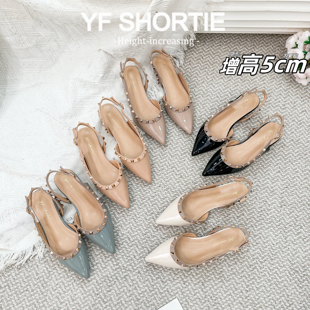增高5cm软漆皮铆钉后绊带凉鞋女2025夏季新款法式坡跟包头半拖鞋