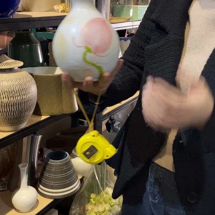 陶瓷花瓶，茶杯茶具。