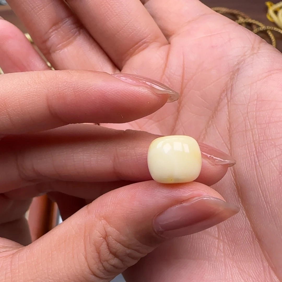 琥珀未镶嵌珠宝奇石10.3