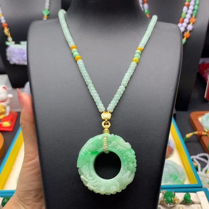 翡翠未镶嵌颈饰翡翠龙扣