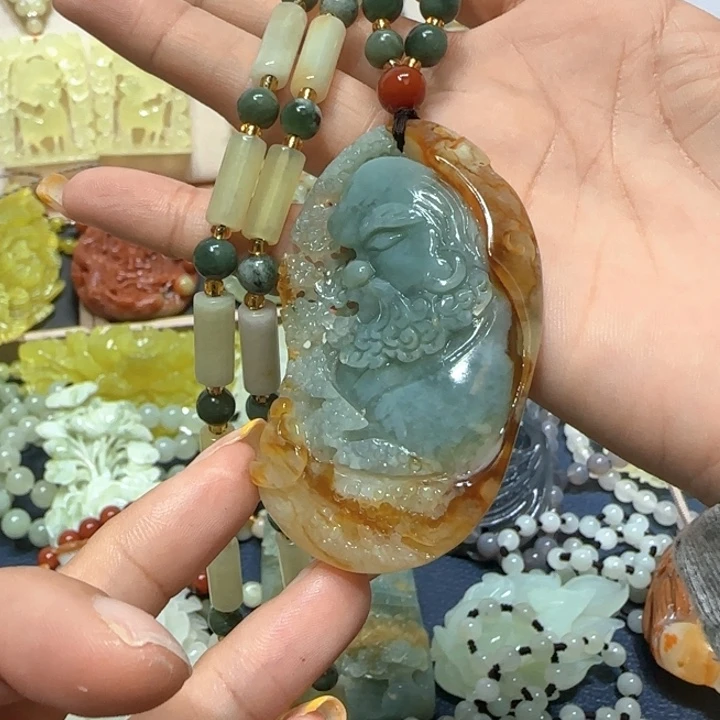 未镶嵌蛇纹石玉吊坠