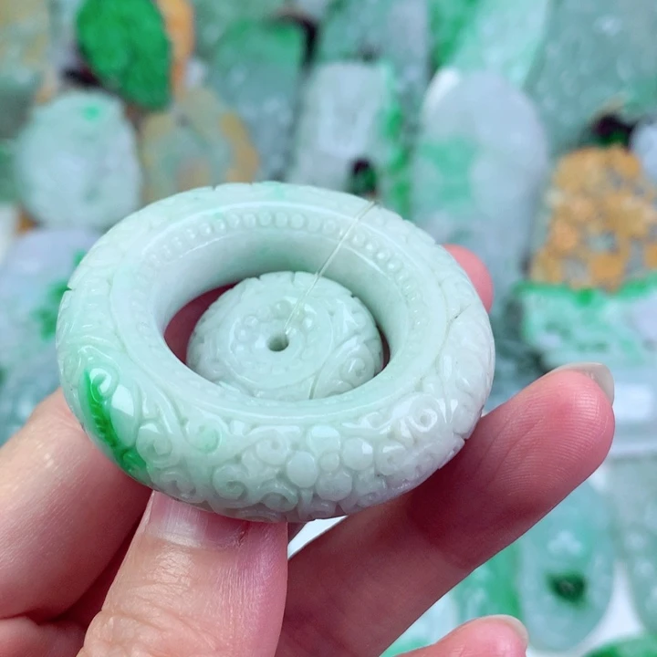 吊坠(不含链)未镶嵌翡翠