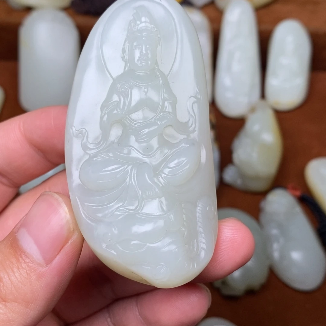 和田玉未镶嵌颈饰