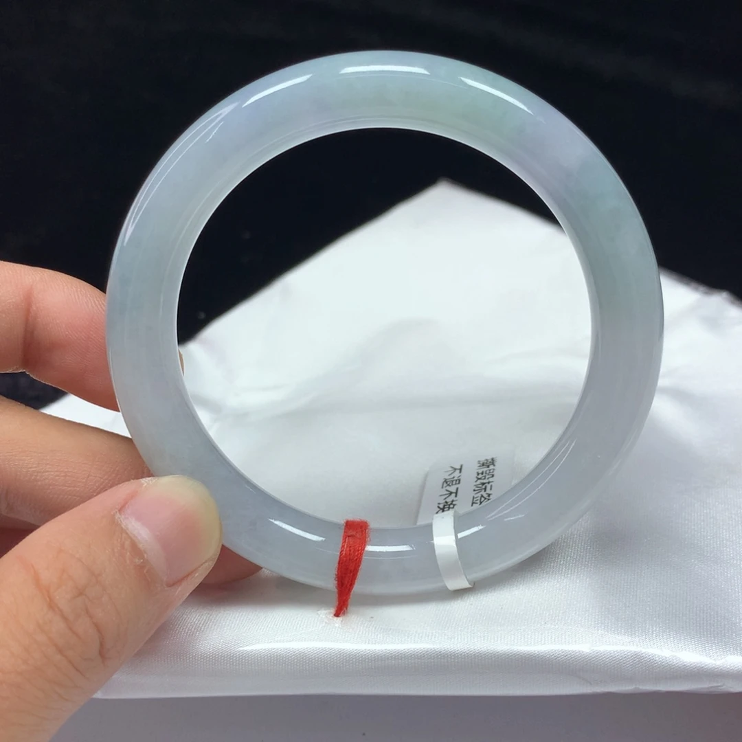 翡翠手镯（圆镯）未镶嵌56.2