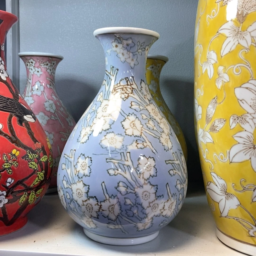 摆件花瓶手绘釉下彩