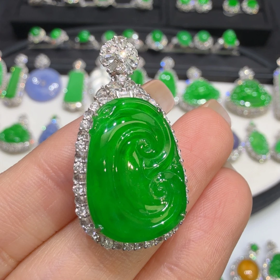 翡翠18K金镶嵌颈饰收到货48小时鉴赏期