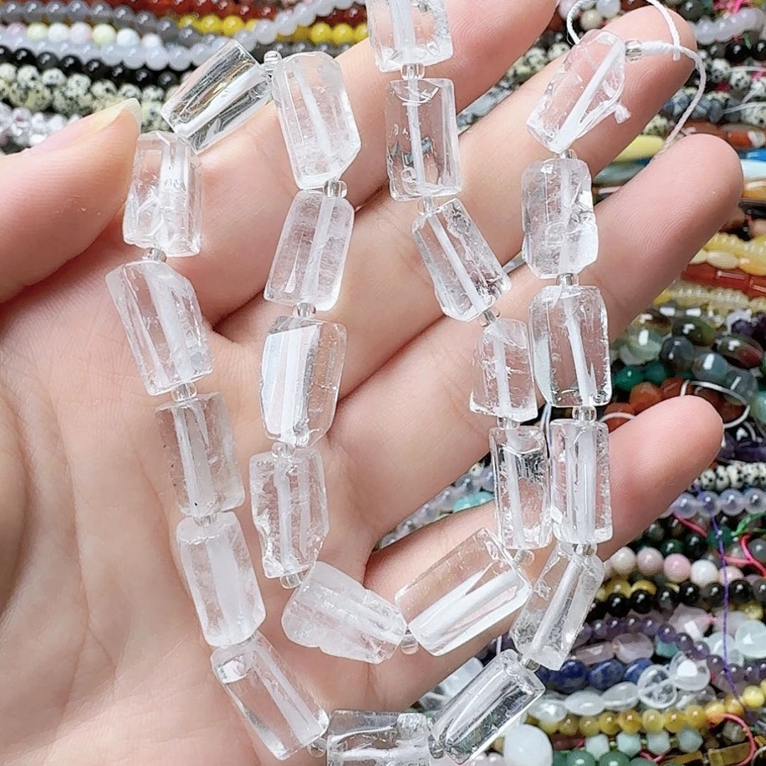 玛瑙/玉髓未镶嵌珠宝半成品白水晶随形直切柱子一条
