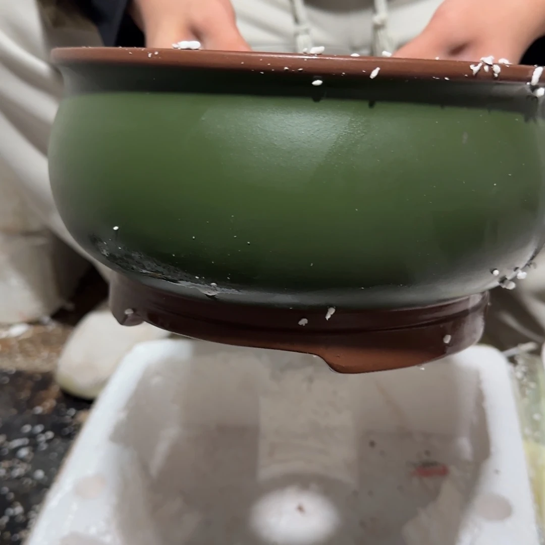 段泥花盆瑕疵也是