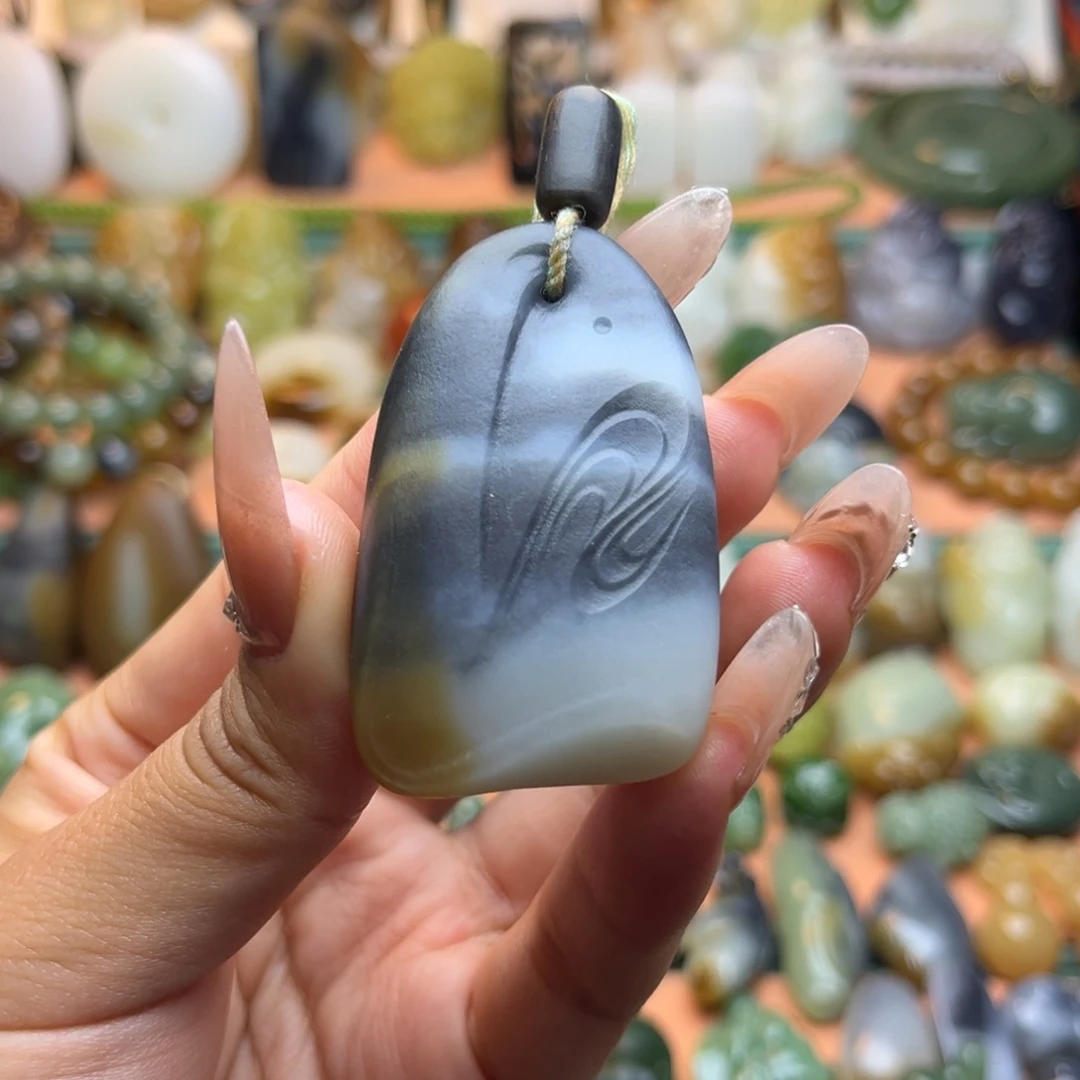 颈饰未镶嵌和田玉