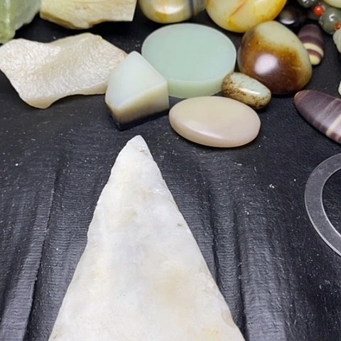 未镶嵌和田玉摆件