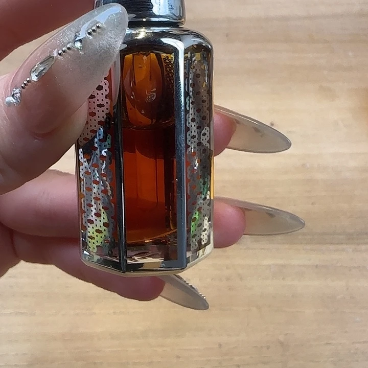 一***起香港红土精油10ml