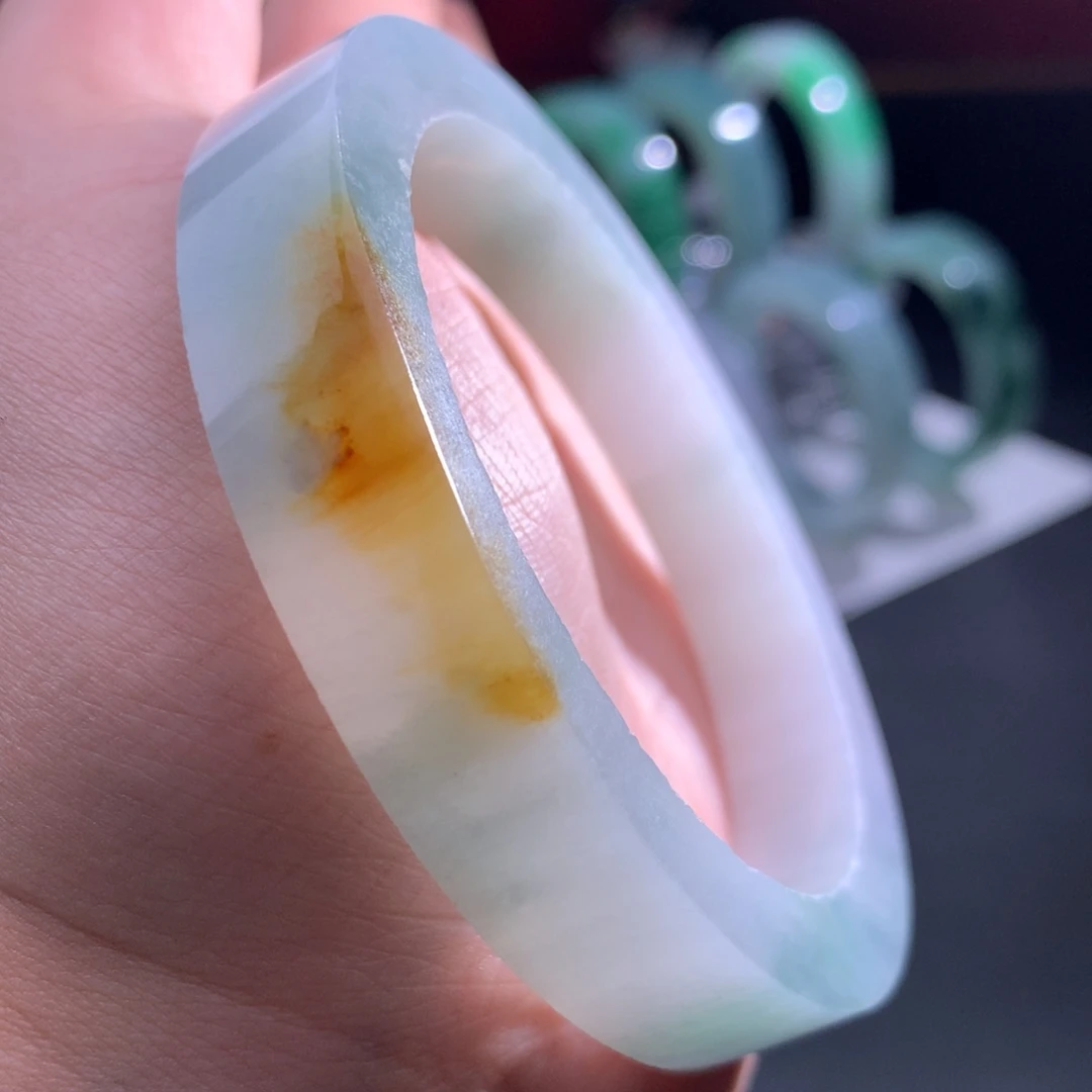 未镶嵌翡翠手镯定制翡翠