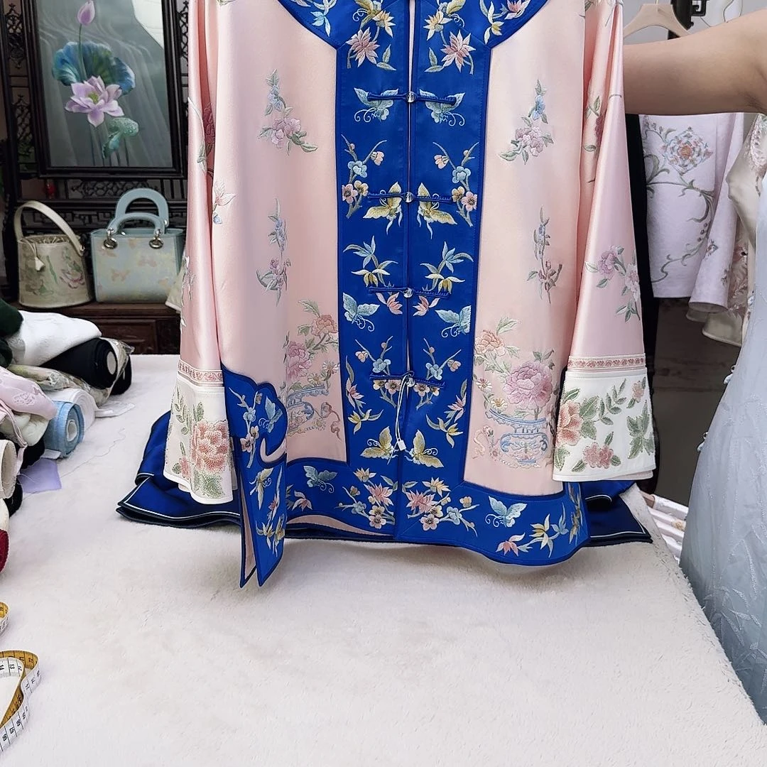 11、苏绣太太服胸围108衣长66