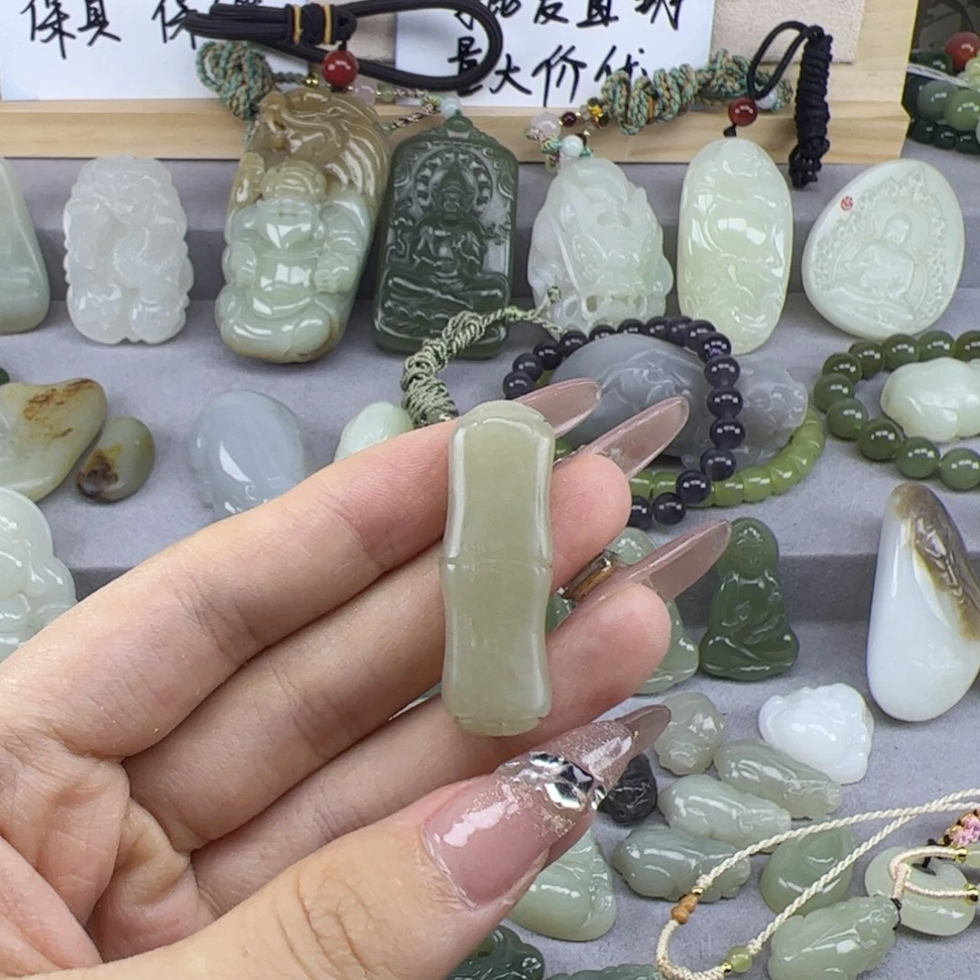 颈饰未镶嵌和田玉