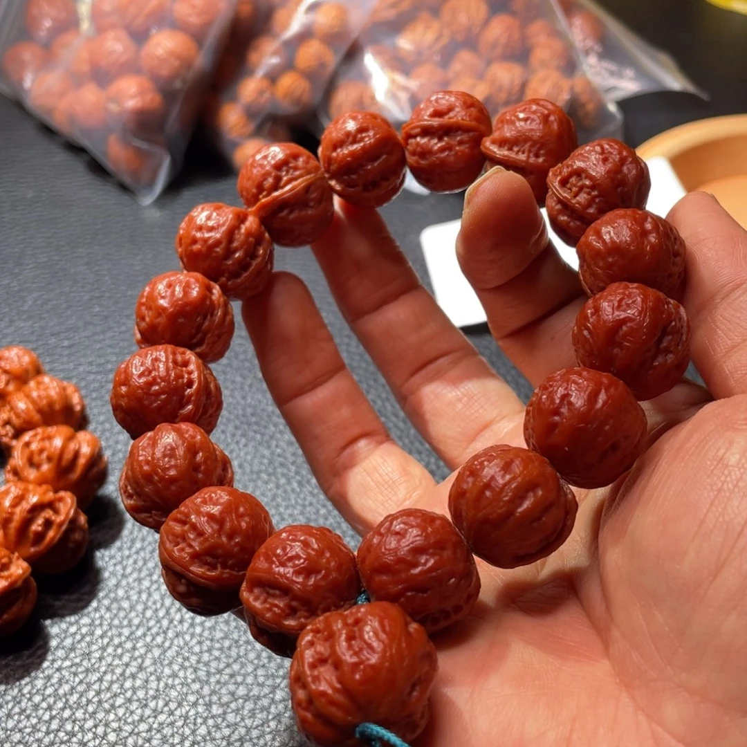 文玩核桃手串礼物