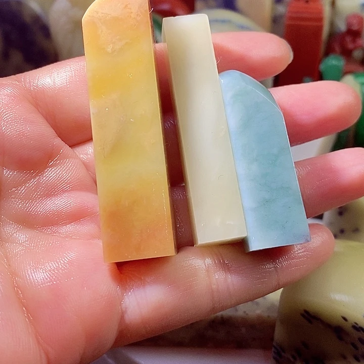 青田石:**达寿山石云南石