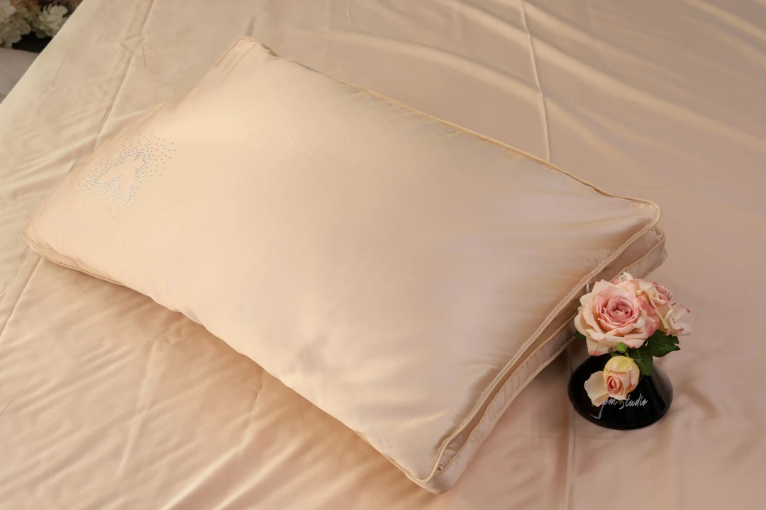 双层桑蚕丝丝润七星酒店软枕上下分层立体