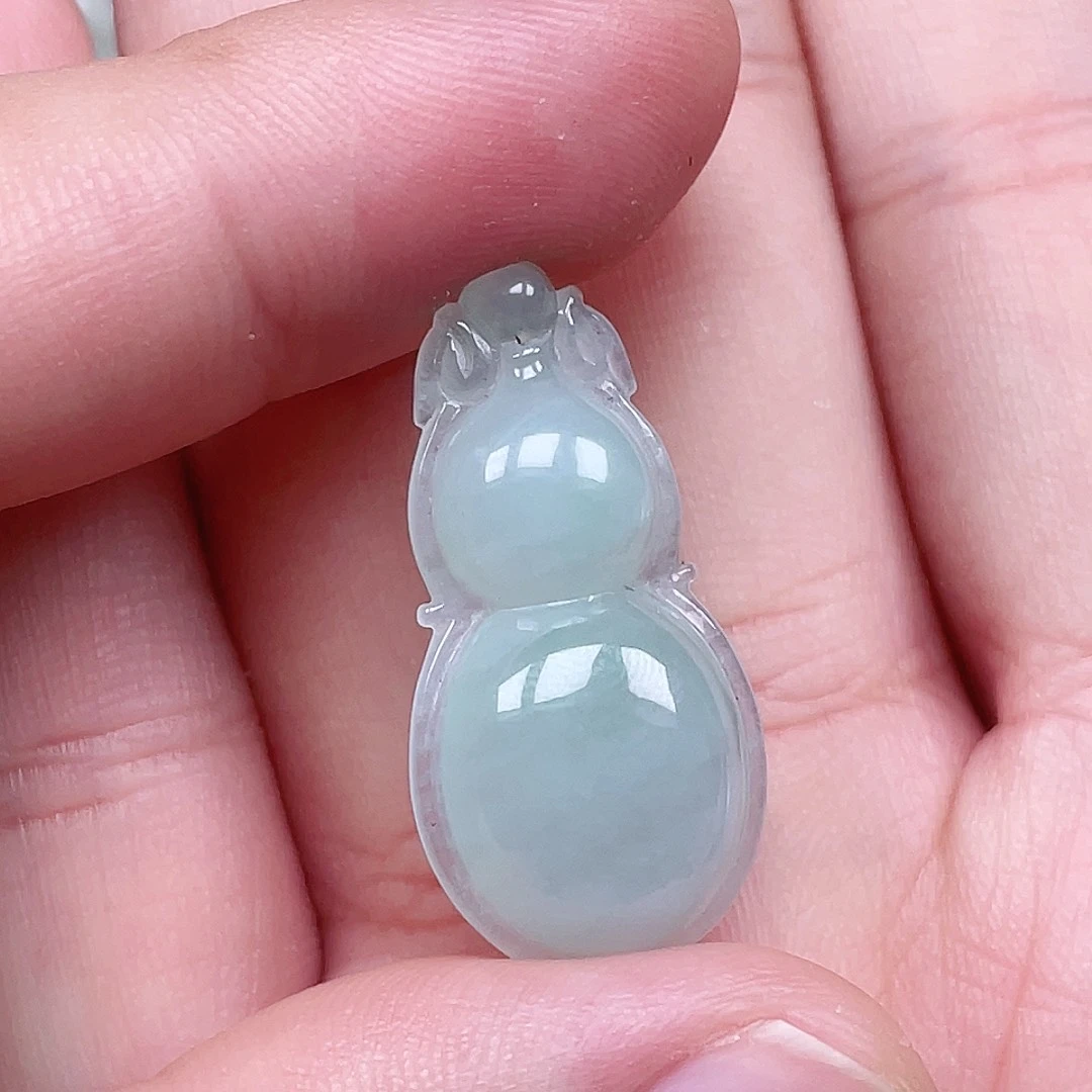翡翠未镶嵌颈饰葫芦