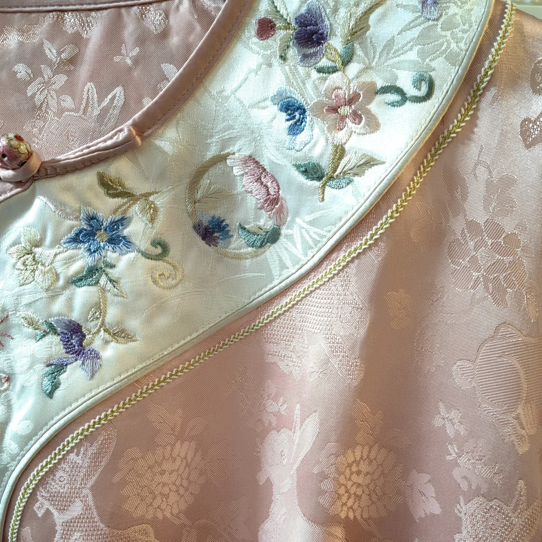 新中式圆领斜襟上衣粉色