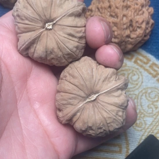 文玩核桃吊坠南瓜