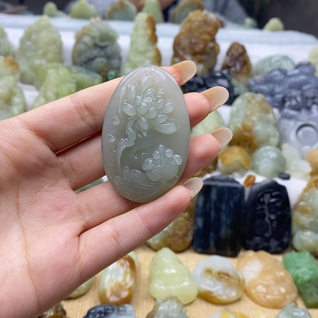 和田玉未镶嵌颈饰