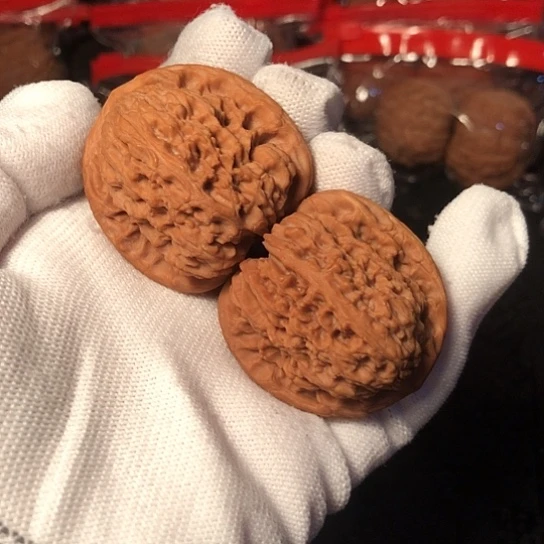 文玩核桃把件南疆石40